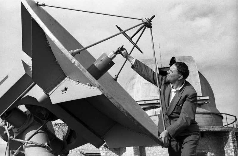 Александр Устинов. Земля слушает. Горная обсерватория недалеко от Кисловодска. 1968 год.