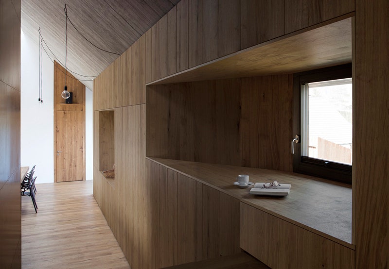 Дом с дымоходом в Словении работа архитекторов Алёши Деклева и Тины Грегорич | Admagazine