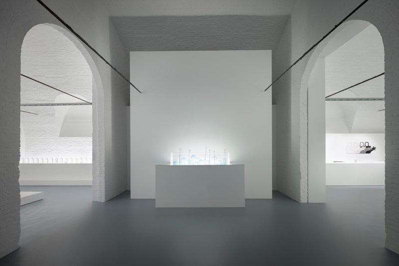 Выставкаретроспектива Nendo Invisible Outlines в ГранОрню в Музее современного искусства