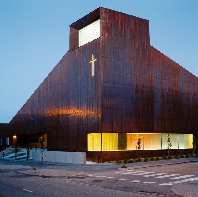 Церковь Сувела в Финляндии здание отделанное медью | Admagazine