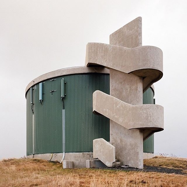 Боргарнес Исландия. Архитектор неизвестен. Фото casualtimetravel