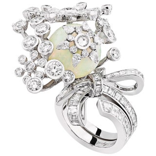 Кольцо Boule de Neige белое золото бриллианты опал.