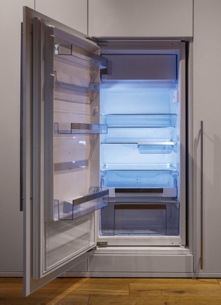 Холодильник Gorenje GDR67122FB ­встроенный в шкаф Mr. Doors.