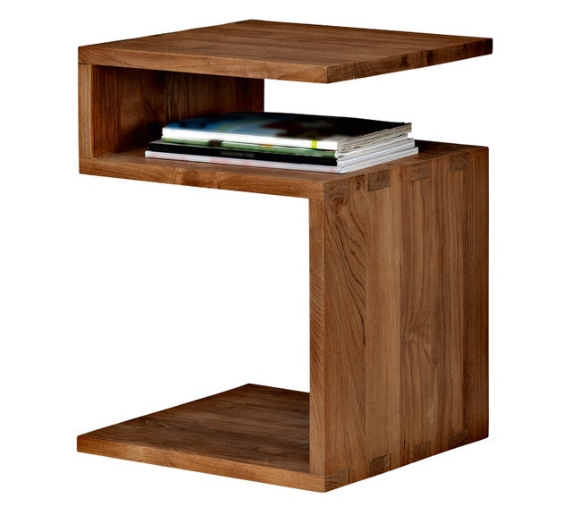 Журнальный столик Entu из древесины тика. Его элементы соединены способом шиппаз Crate and Barrel.