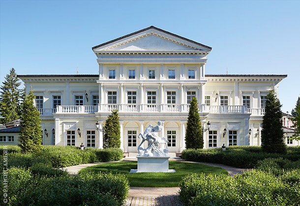 Садовый фасад основного усадебного дома выглядит как творение записного палладианца вроде Николая Львова.