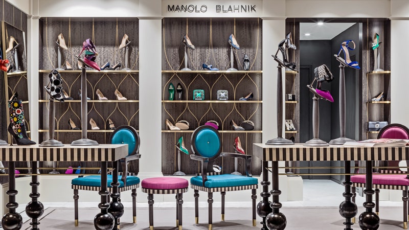 Новый бутик Manolo Blahnik в Лондоне в обувной галерее универмага Selfridges | Admagazine