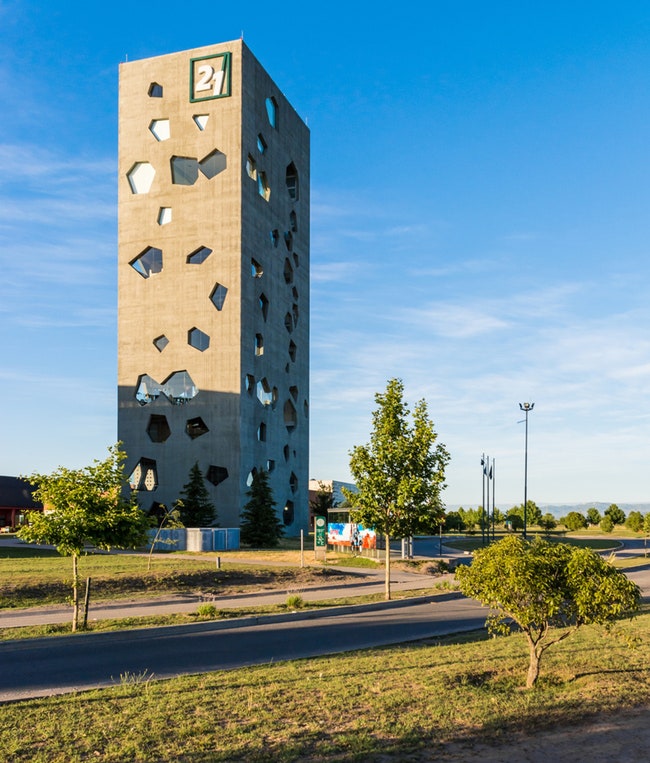 Бетонная башня в Университете Кордовы Sigla 21 работа бюро Morini Arquitectos | Admagazine