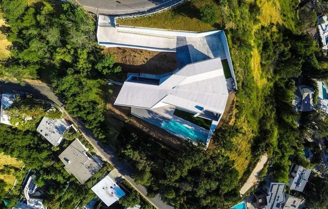Асимметричный дом на Голливудских холмах