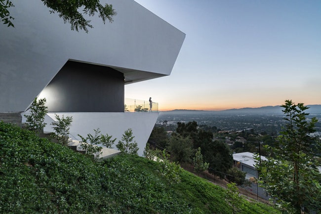 Асимметричный дом на Голливудских холмах