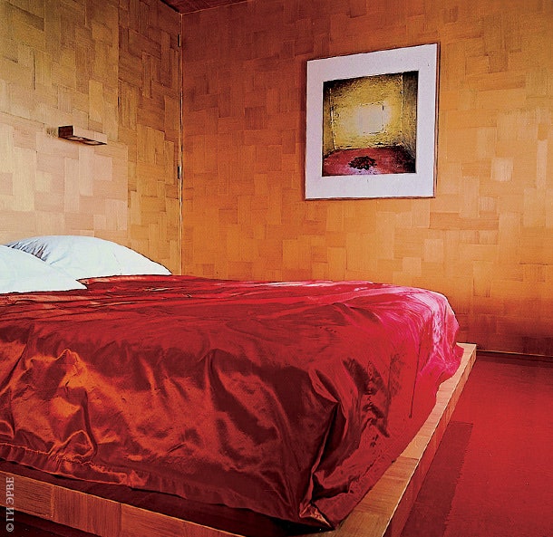 Спальня в “Красном доме”.
