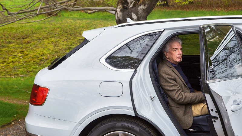 Ники Хэслем об автопробеге на Bentley Bentayga до «Стеклянного дома» Филипа Джонсона | Admagazine