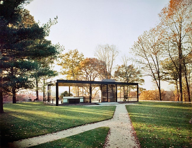 Glass House собственный дом архитектора Филипа Джонсона в НьюХанаане штат Коннектикут. Построен в период между 1949 и...