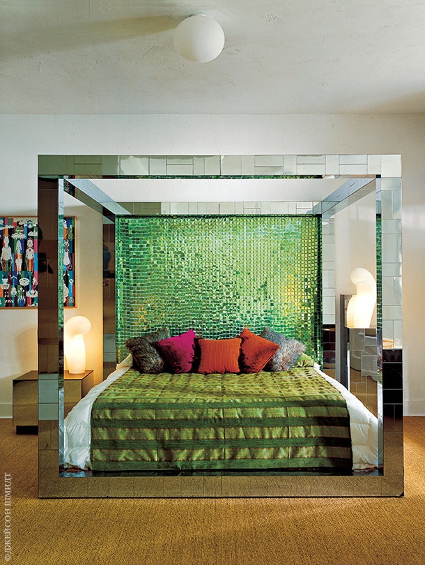Кровать по дизайну художникаметаллиста Пола Эванса который работал в 1970х годах. “Я первым стал покупать его работы....