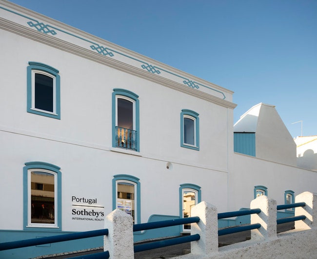 Офис Sotheby's в Португалии работа студии Correia Ragazzi Arquitectos | Admagazine