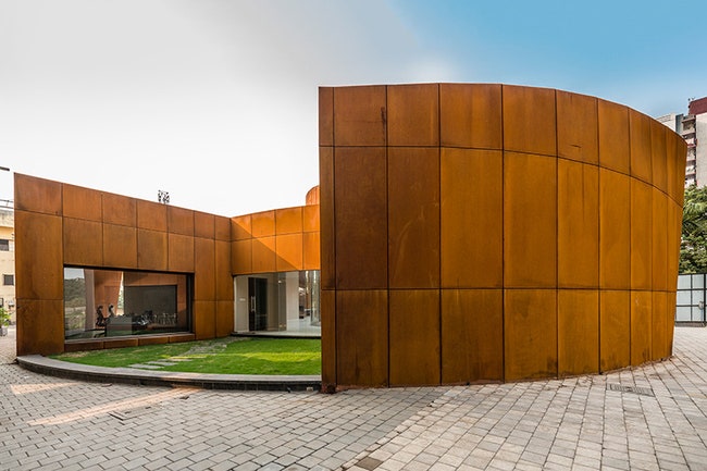 Офисное здание The Crescent из стальных листов в Индии | Admagazine