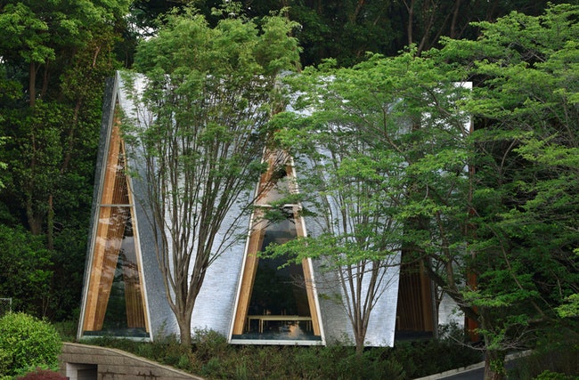 Лесная церковь из алюминия и дерева в Саяме проект архитектора Хироcи Накамуры | Admagazine