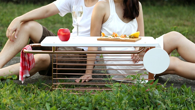 Портативная мебель и необычная посуда для обедов дома в офисе и на свежем воздухе | Admagazine