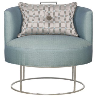 Кресло Roxy Vanguard Furniture в “Галерее интерьера Charles.Cameron” за 157 000 руб.