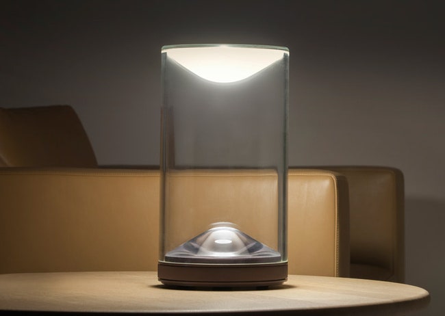 EVA Light настольная лампа от бюро Foster  Partners для итальянской фабрики Lumina | Admagazine