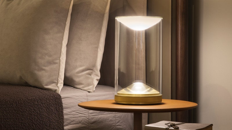 EVA Light настольная лампа от бюро Foster  Partners для итальянской фабрики Lumina | Admagazine