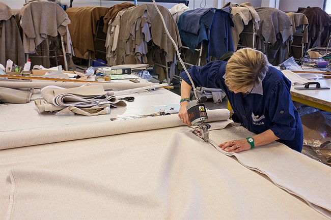 Мебельная фабрика Flou экскурсия на производство кроватей матрасов и диванов | Admagazine