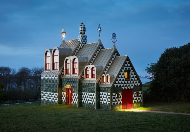 Дом в Эссексе с облицовкой из цветной майолики для проекта Living Architecture | Admagazine