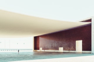 Павильон Португалии в парке Наций. Архитектор Алваро Сиза Виэйра.