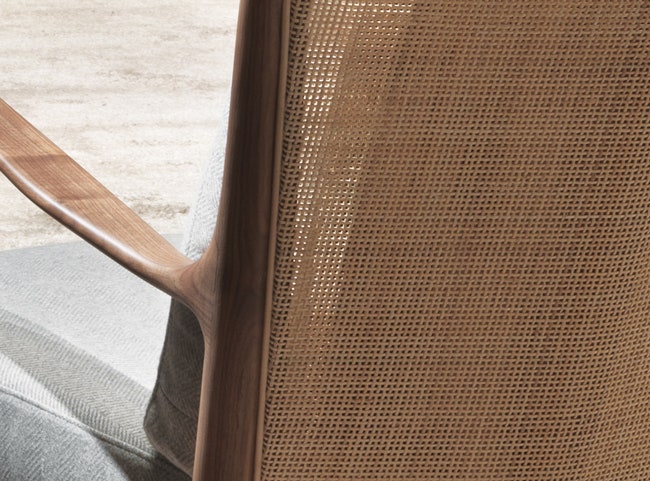 Мебель Flexform с боковинками и спинками оформленными натуральным тростником | Admagazine