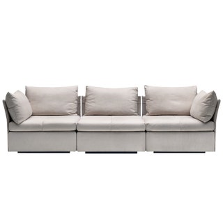 Дизайн дивана DS19 призван напоминать нам о свингующих 1960х годах.  Палитра обивок дивана весьма разнообразна...
