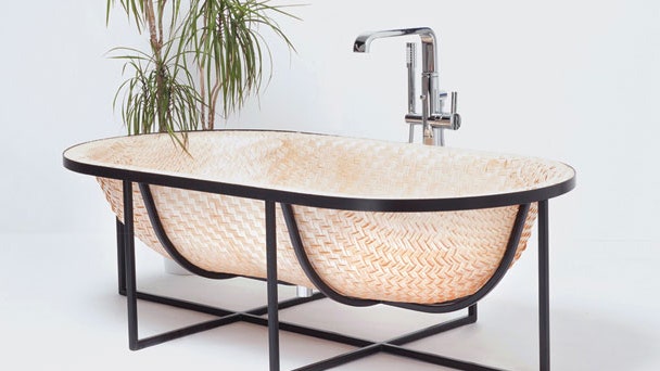 Плетеная ванна Otaku из тонких полос шпона от израильского дизайнера Таля Энгеля | Admagazine