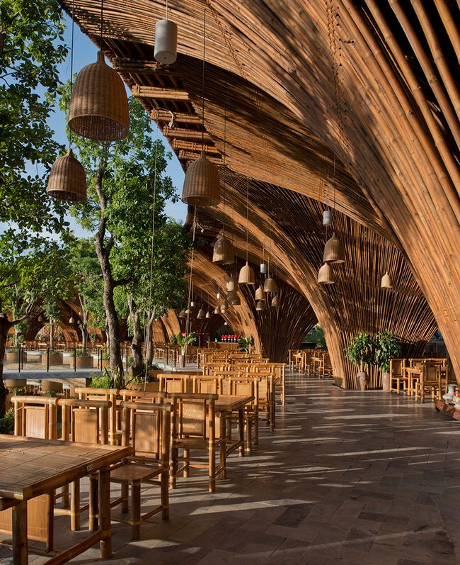 Бамбуковый ресторан в Ханое