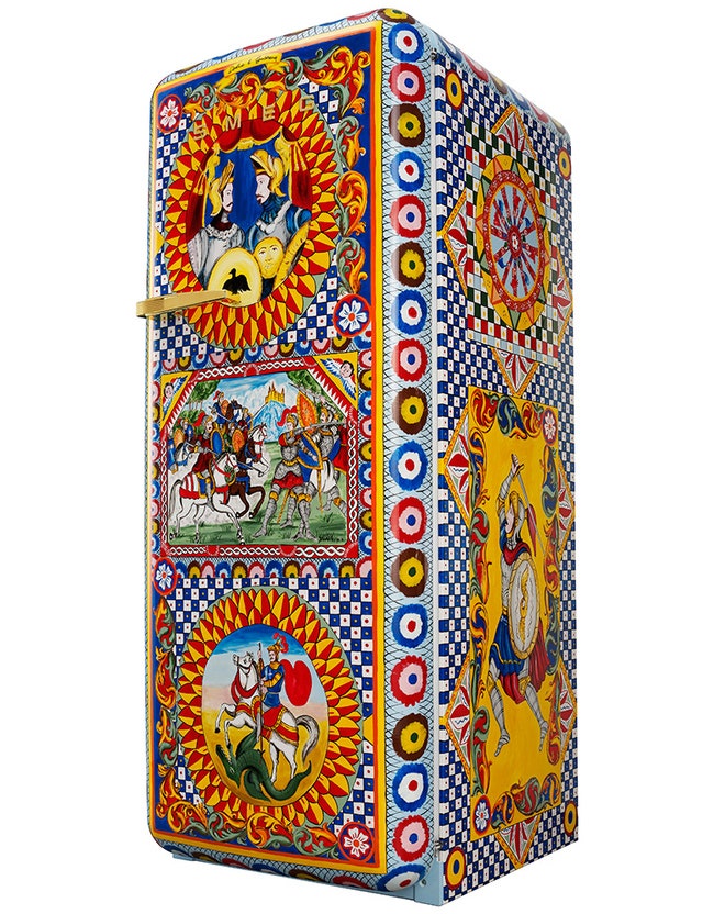 Холодильники Smeg с росписью от Dolce  Gabbana технику разрисуют сицилийские художники | Admagazine