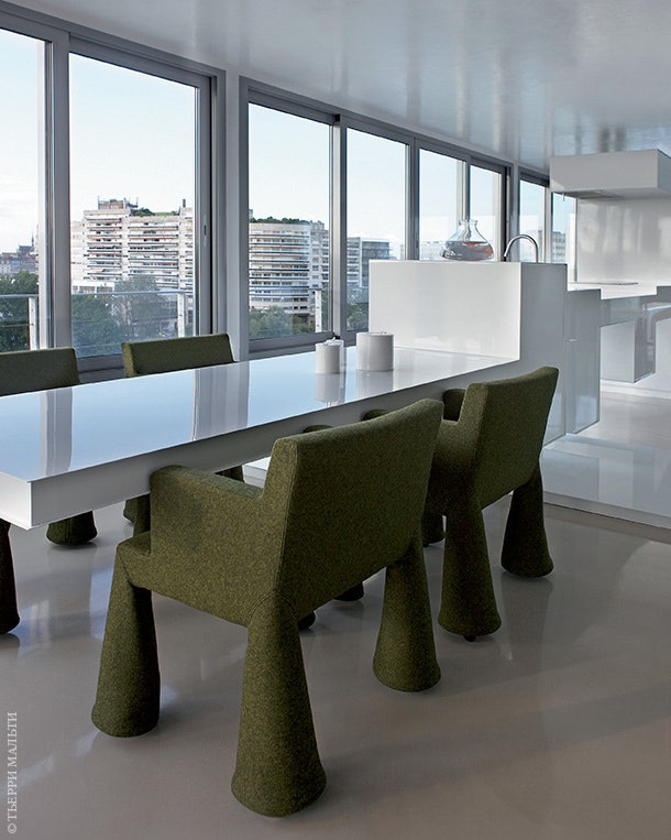 Вокруг обеденного стола — стулья VIP Chairs по дизайну Марселя Вандерса Moooi.