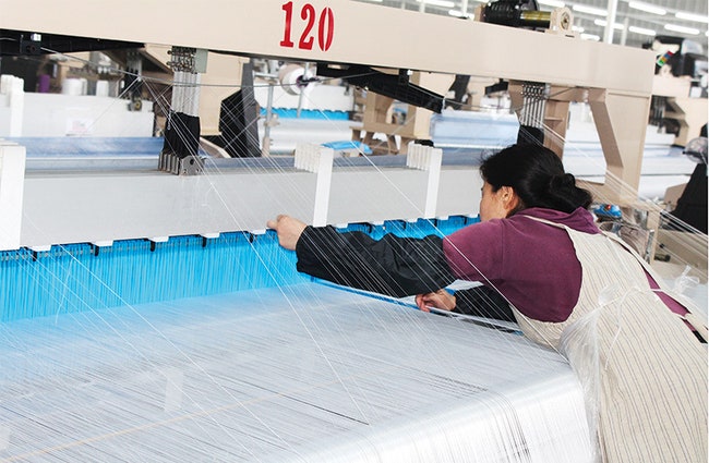 Ткани Togas ткут на предприя­тиях партнеров в разных странах мира.