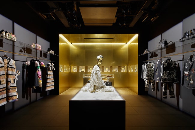 Бутик Dolce  Gabbana в Токио работа французского дизайнера Гвенаэля Николя | Admagazine