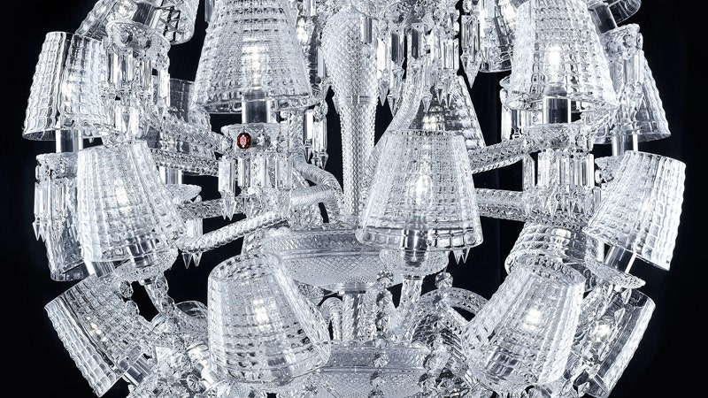 Продукция Baccarat хрустальные светильники вазы скульптуры и столы | Admagazine