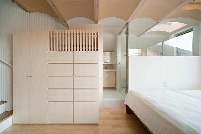 Дом с криволинейными фасадами «НамиНами» в Японии от архитектурной студии Flat House | Admagazine