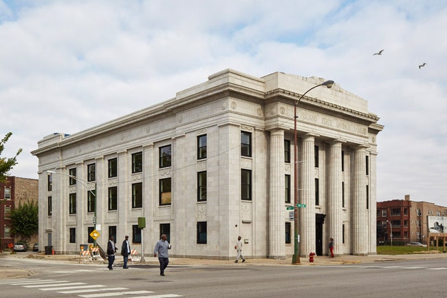 Реставрация заброшенного банка в Чикаго