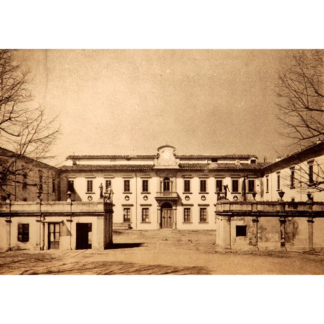 Библиотека Эрнесто Раджионьери в СестоФьорен­тино на территории виллы Buondelmonti где в XVIII веке маркиз Карло Джинори...