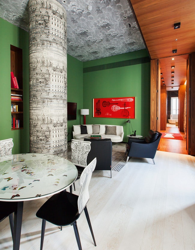 Один из номеров ­отеля оформлен дизайнером ­Барнабой Форназетти с использованием аксессуаров по ­дизайну его отца...