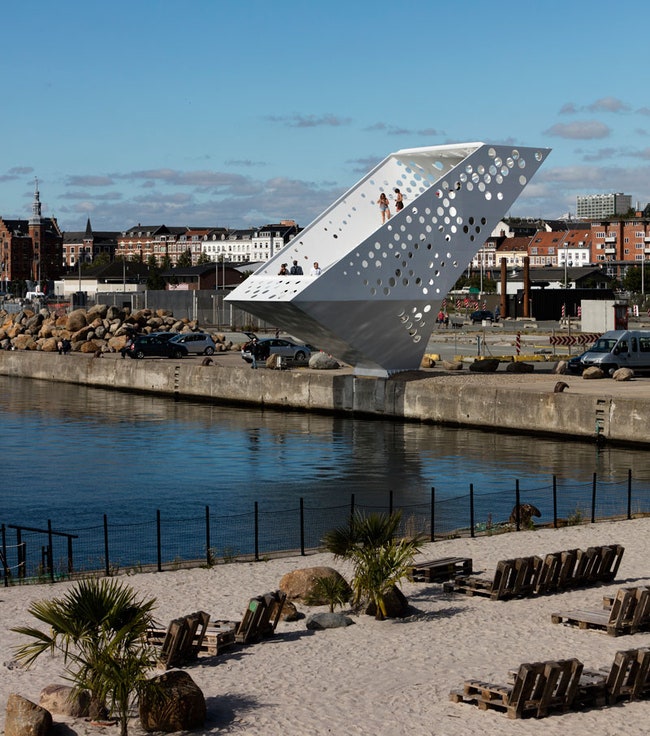 Смотровая башня в городе Орхус в Дании конструкция похожая на фигуру оригами | Admagazine