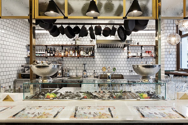 Ресторан мидий в Одессе фото интерьеров от дизайнера Йовы Ягер | Admagazine