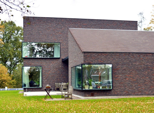 Дом с наклонными крышами Kiekens в Бельгии по проекту архитектурной студии Hulpia | Admagazine