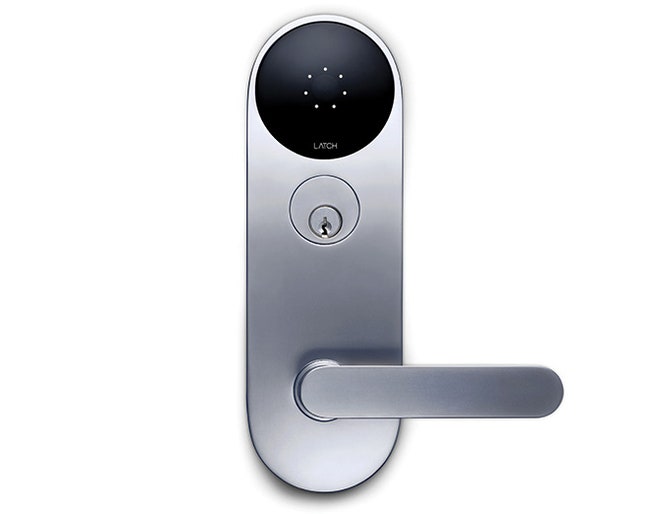 Умная дверная ручка Latch открываемая с помощью ключа смартфона и кода | Admagazine