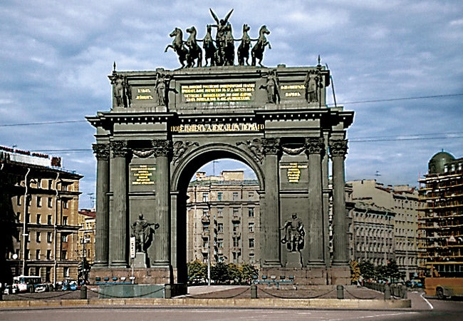 Нарвские триумфальные ворота Василий Стасов 18271834 СанктПетербург.