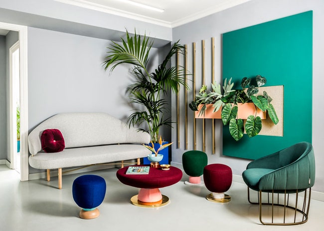 Офис бюро испанской студии Masquespacio в Валенсии яркие цвета и геометрические формы | Admagazine