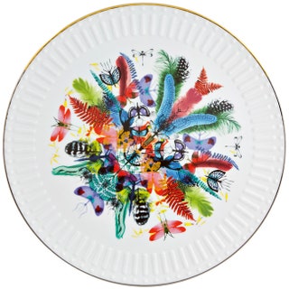 Подстановочная тарелка из коллекции Caribe фарфор Christian Lacroix | www.christianlacroix.com.