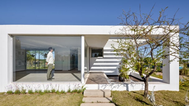 Минималистичный дом «Белависта» в Аргентине по проекту архитектора Агустина Лосады | Admagazine