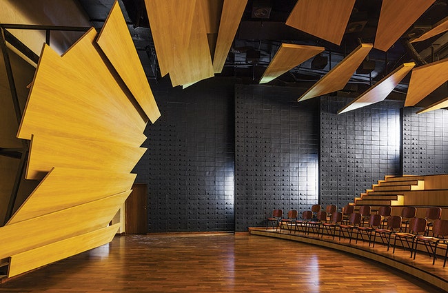 Многофункциональный музыкальный центр Cidade das Artes в РиодеЖанейро де Порт­зампарк построил в 2013 году. В здании...