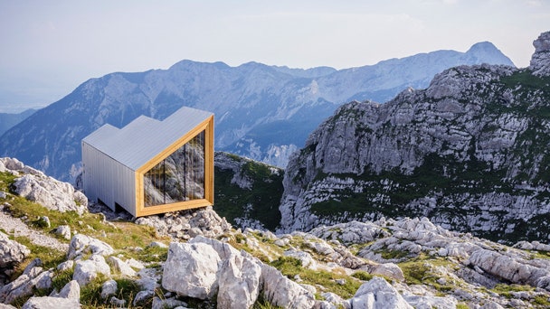 Домубежище в горах Словении